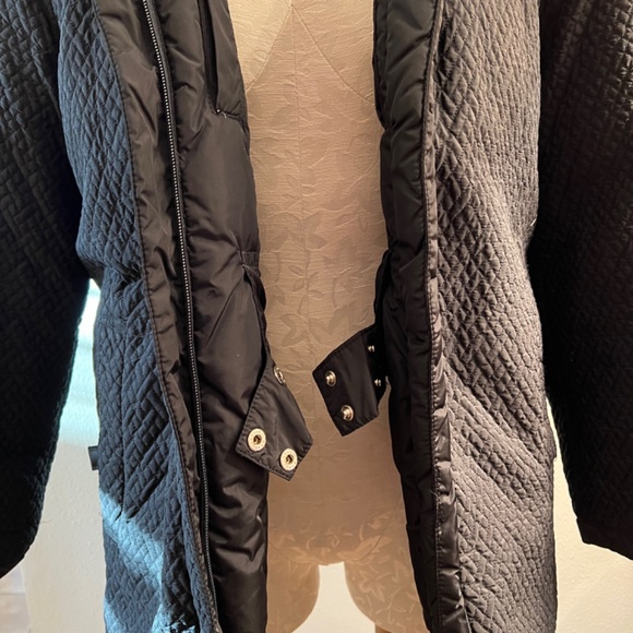 Woman's Gently Used Down Filled Trapunto Stitched Prada Puffer Jacket L - Picture 14 of 16